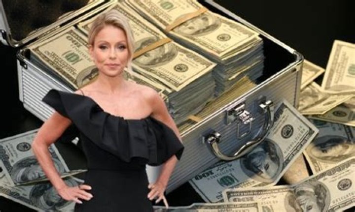 
How Much Money Does Kelly Ripa Make? Latest Income Salary
