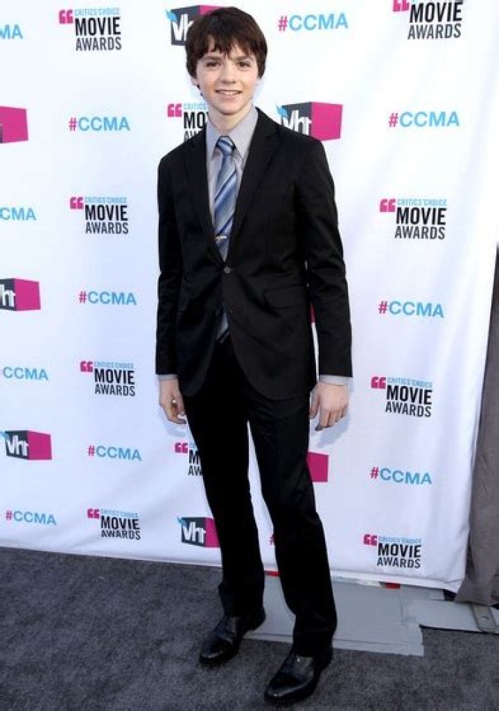 Joel Courtney Height Weight Body Measurements Shoe Size Stats Facts